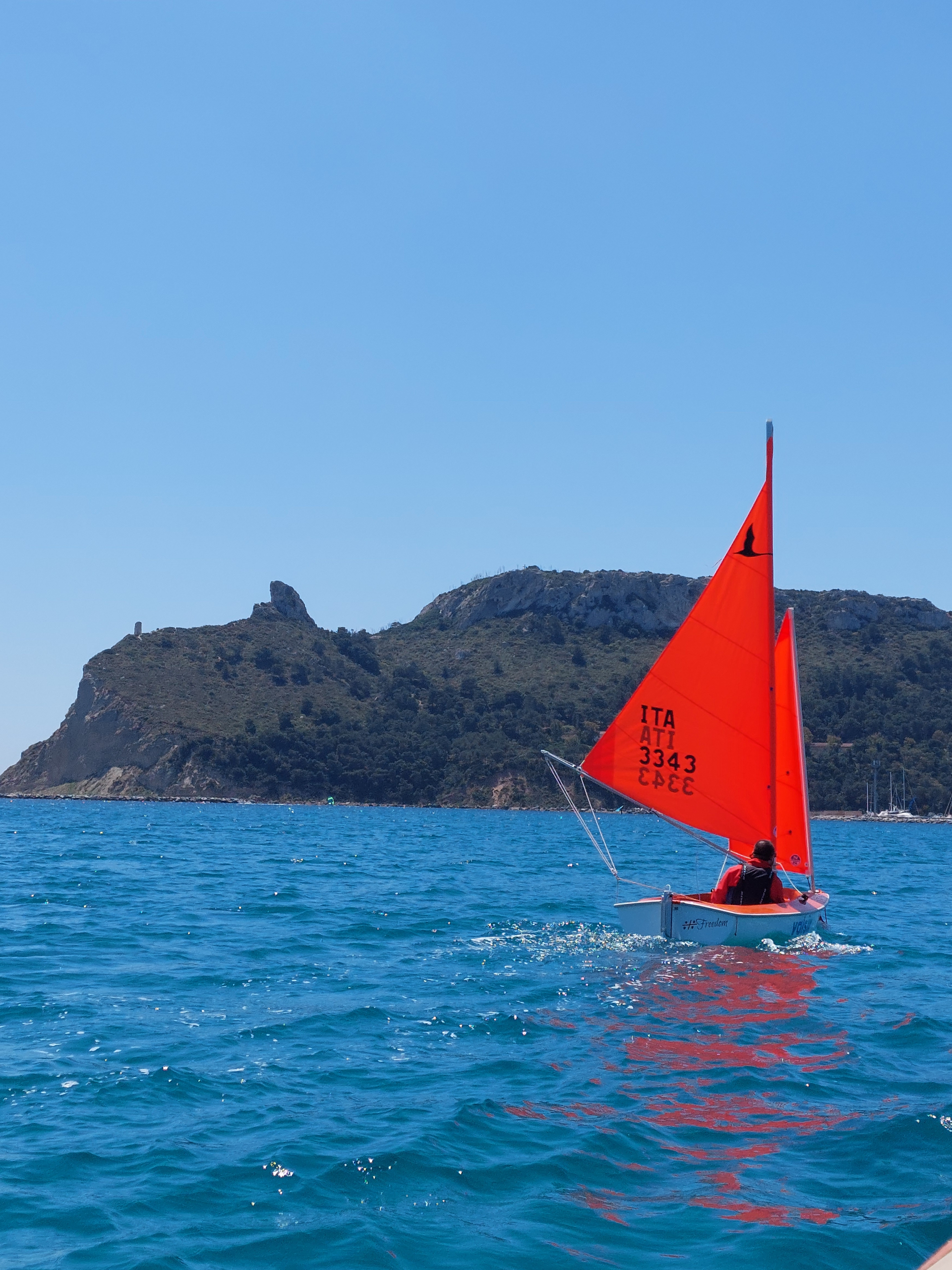 Dal 2 giugno la barca Freedom sarà in gara a Torregrande per il campionato Nazionale Hansa 303